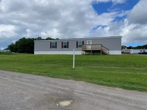 26 Daniel Dr, Belfast, ME 04915