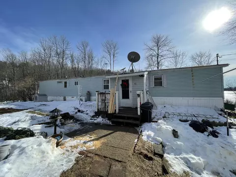 40 James Eddy Rd, Dresden, ME 04342