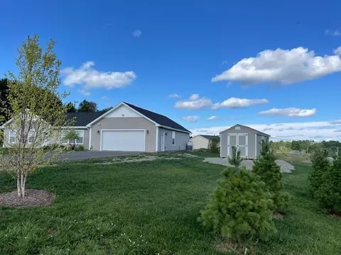 139 Amberside Dr, Hermon, ME 04401 photo 1