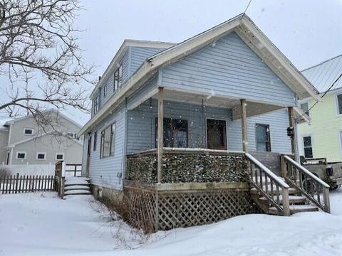 43 Fulton St, Rockland, ME 04841