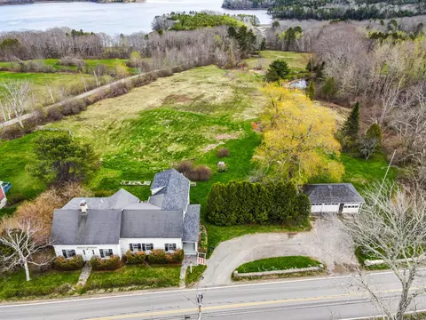 1030 Bremen Rd, Waldoboro, ME 04572