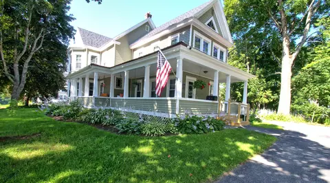 7 Green St, Dover Foxcroft, ME 04426