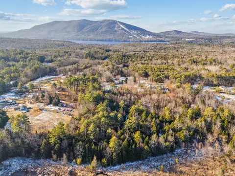 21 Jordan Ln # B, Bridgton, ME 04009