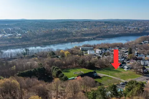 57 Oxford St # B, Augusta, ME 04330