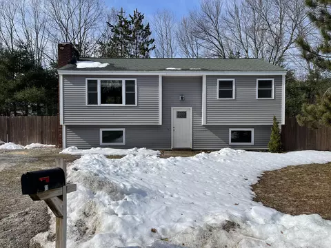 10 Pleasant Dr, Berwick, ME 03901 photo 1