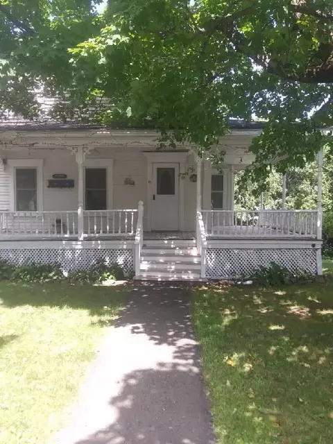9 Hansen St, Mars Hill, ME 04758