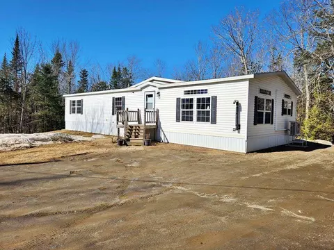 601 Avenue Rd, Corinth, ME 04427 photo 1