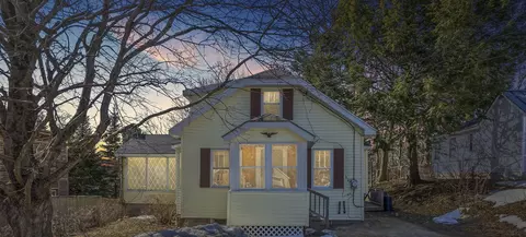 60 Davenport St, Augusta, ME 04330