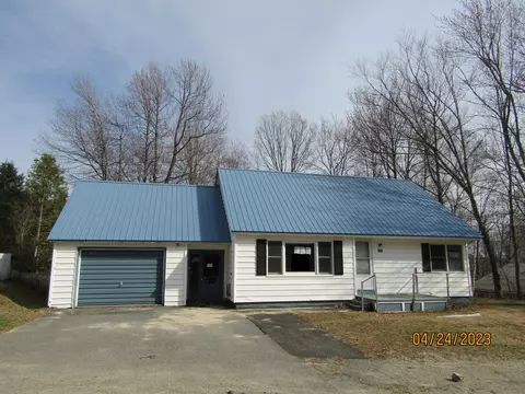 15 New Hampshire St, Millinocket, ME 04462