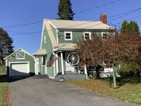 9 High St, Limestone, ME 04750