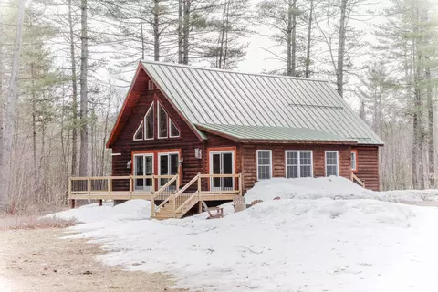 6 Deer Run Rd, Newry, ME 04261