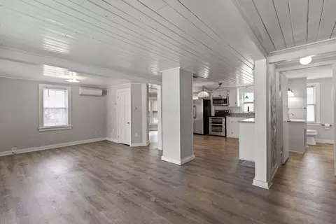 42 Church St, Old Orchard Beach, ME 04064