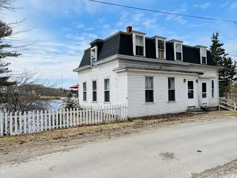30 Chestnut St, Vinalhaven, ME 04863 photo 1