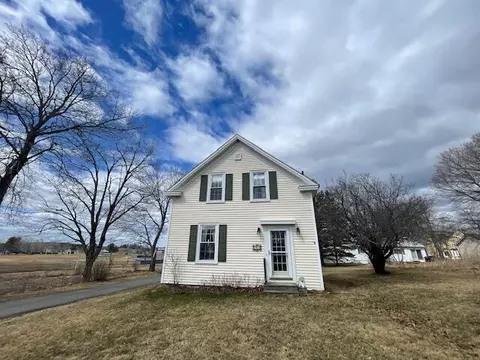 95 Lafayette St, Calais, ME 04619