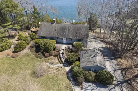 31 Hidden Ln, Bremen, ME 04551