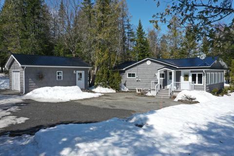 355 West Van Buren Cove Road # t17 r3, T17 R3 Wels, ME 04785