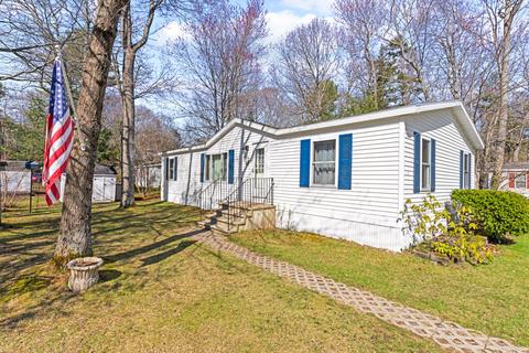 5 Rockland Dr, Old Orchard Beach, ME 04064