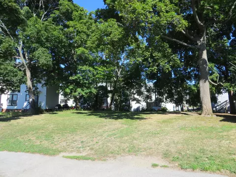 8 E Summer St, Brewer, ME 04412 photo 1