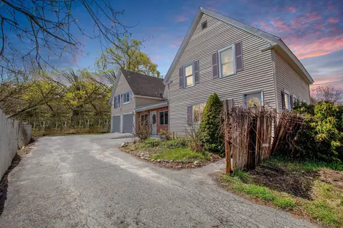 12 Knapp St, Livermore Falls, ME 04254