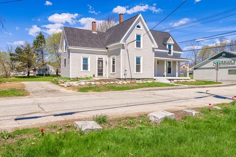 58 Brewster St, Rockland, ME 04841