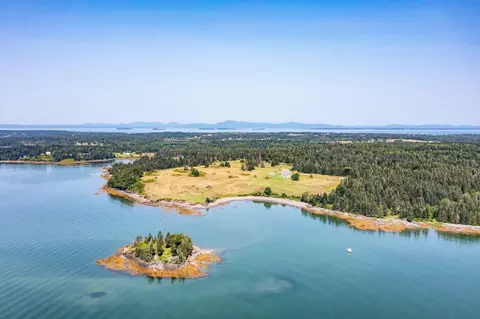 377 S Shore Rd, North Haven, ME 04853