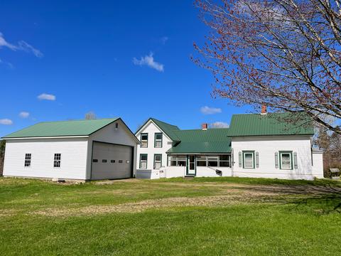 1325 Kingman Rd, Kingman Twp, ME 04451