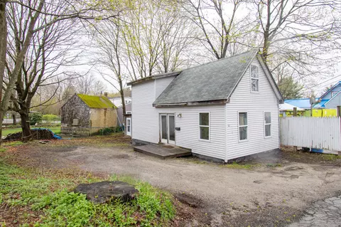 11 Floral St, Bath, ME 04530
