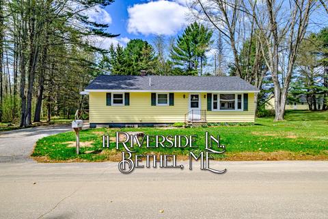 11 Riverside Ln, Bethel, ME 04217