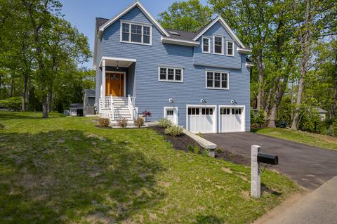 18 Eastern Point Rd, York, ME 03909