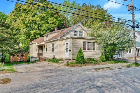 9 Harris St, Auburn, ME 04210