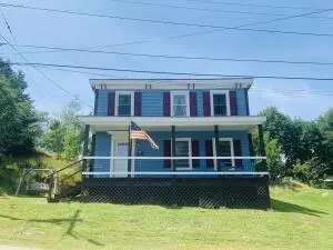 6 Franklin St, Eastport, ME 04631