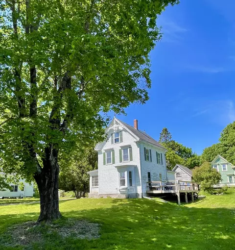 3 Washington School St, Vinalhaven, ME 04863 photo 1
