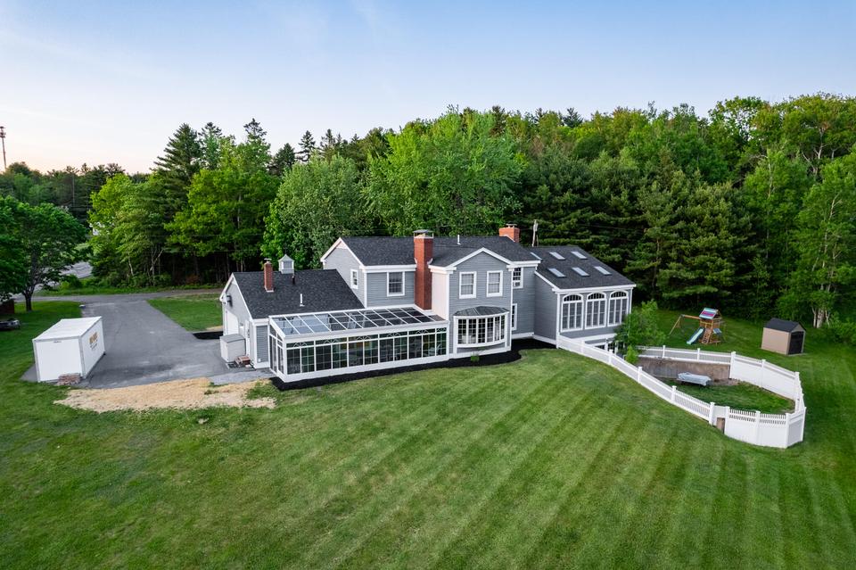 428 Main St, Orono, ME 04473 71 Photos Movoto