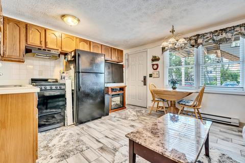 1072 Post Rd #111, Wells, ME 04090 | 13 Photos | MLS #1561037 - Movoto