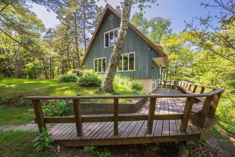 96 Waterman Beach Rd, South Thomaston, ME 04858