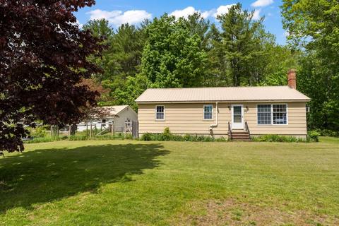 21 Village View Ln, Whitefield, ME 04353