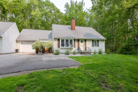 19 Rosewood Cir #19, Kennebunk, ME 04043