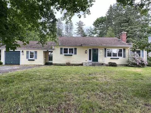 52 Oconnell St, Lewiston, ME 04240