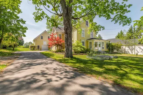 34 Main Rd N, Hampden, ME 04444
