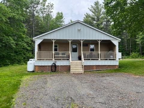 727 Madison Rd, Norridgewock, ME 04957