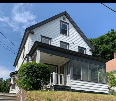 21 Hillcrest St, Auburn, ME 04210