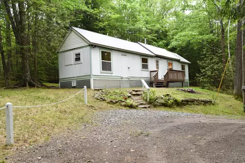 12 Turkey Ln, Canton, ME 04221