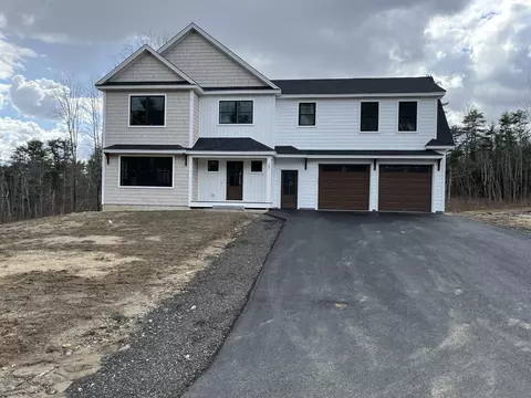 27 Eagles Ln, Falmouth, ME 04105