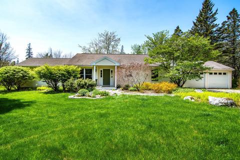 100 Harriman Point Rd, Brooklin, ME 04616