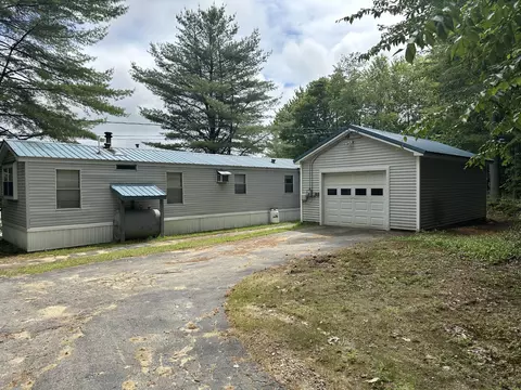 8 Greenwoods Rd, Peru, ME 04290
