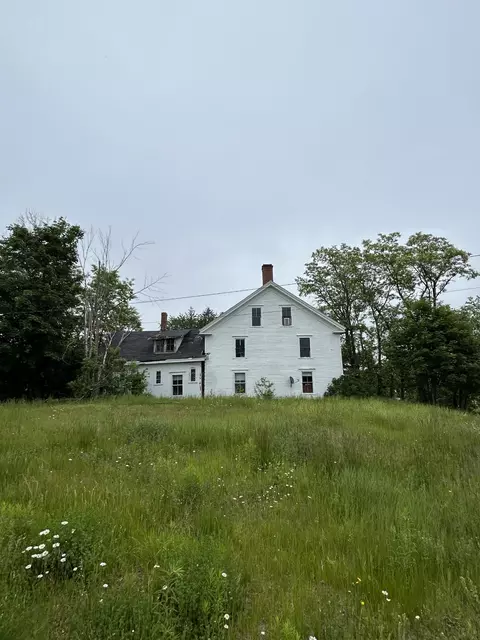 297 S Main St, Winterport, ME 04496