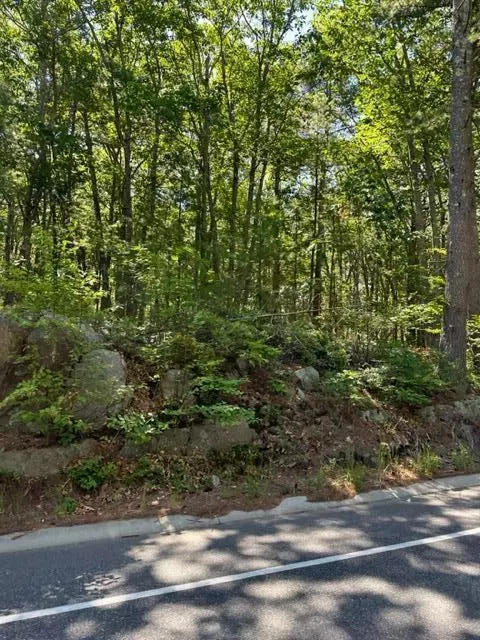 251 Chases Pond Rd, York, ME 03909