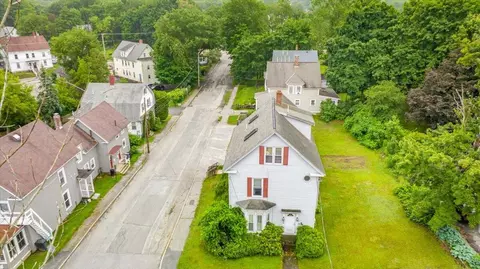 34 Lake St, Auburn, ME 04210