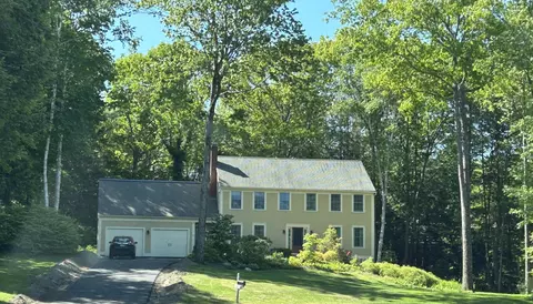 78 Boxwood Dr, Yarmouth, ME 04096