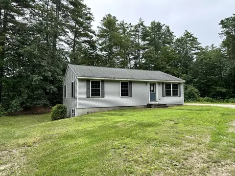 8 Reds Way, Raymond, ME 04071